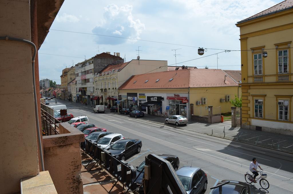 Apartment Downtown Osijek Room photo